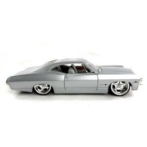 Jada Toys OldSkool 1967 Silver Chevrolet Impala SS 1/24 EU Doors Hood Open